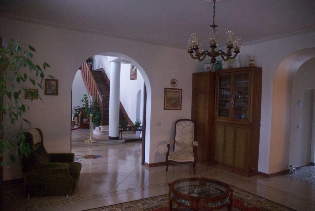 Le Clos Des Cedres B&B Ла-Рошфуко Экстерьер фото