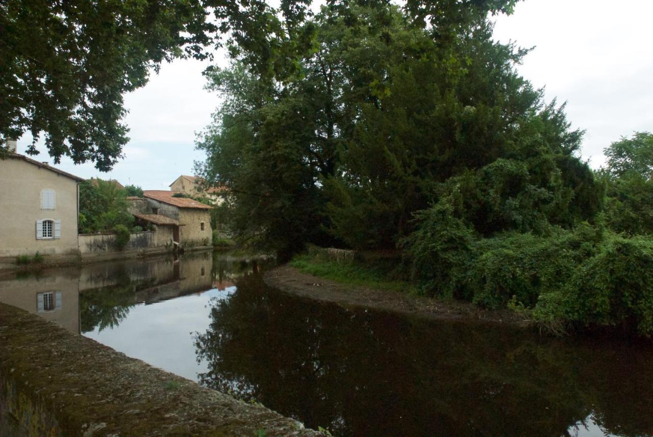 Le Clos Des Cedres B&B Ла-Рошфуко Экстерьер фото